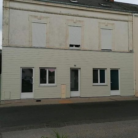 Charmant F2 Noyant Eksteriør bilde